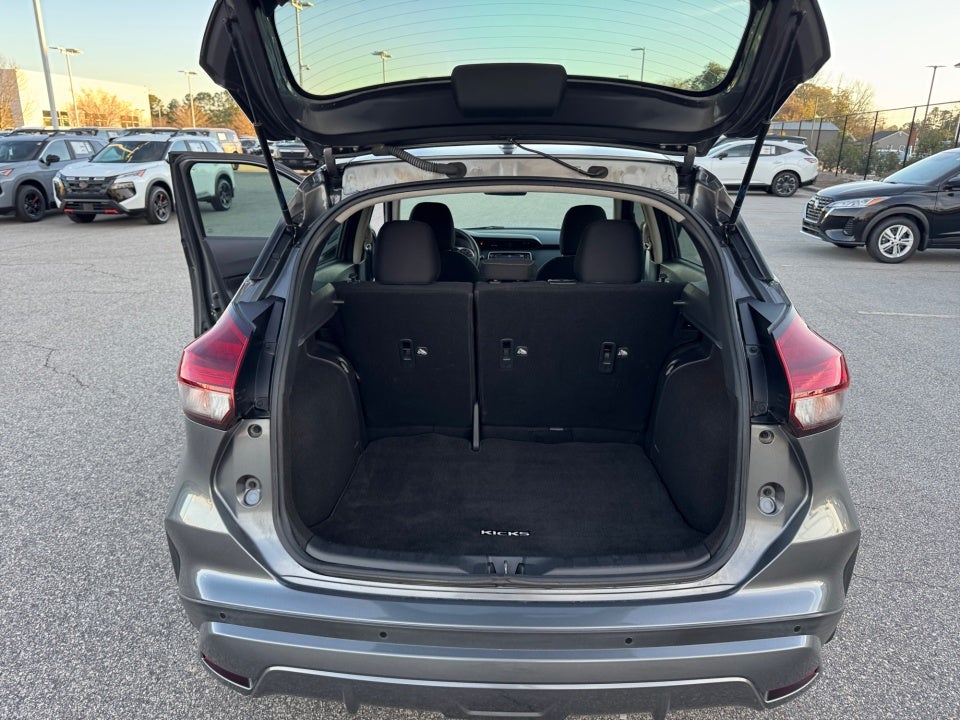 2022 Nissan Kicks S Xtronic CVT