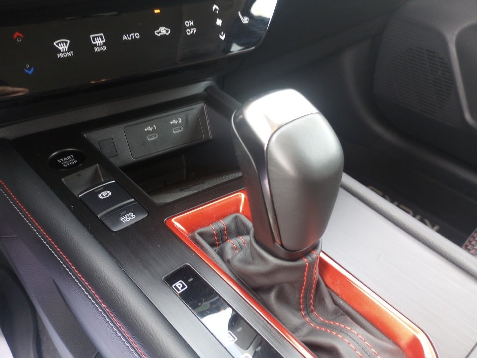 2025 Nissan Kicks SR FWD