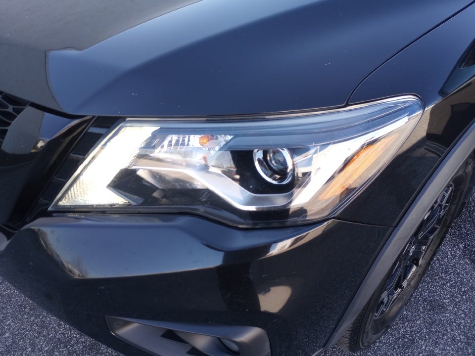 2020 Nissan Pathfinder SL 2WD