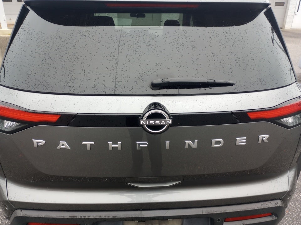 2022 Nissan Pathfinder S 2WD