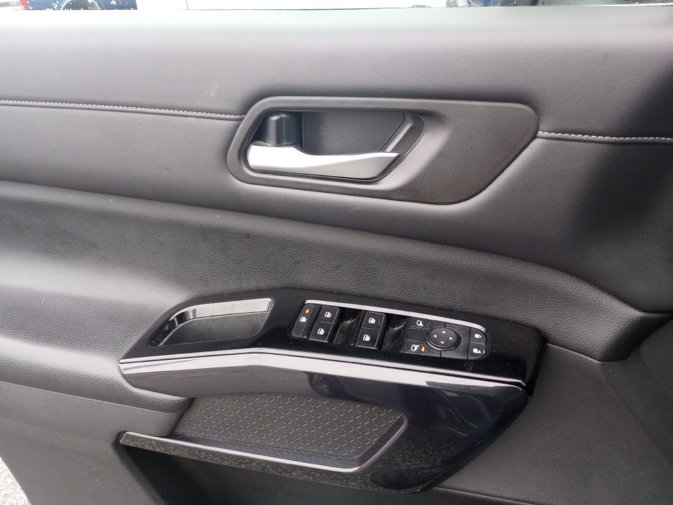 2022 Nissan Pathfinder S 2WD