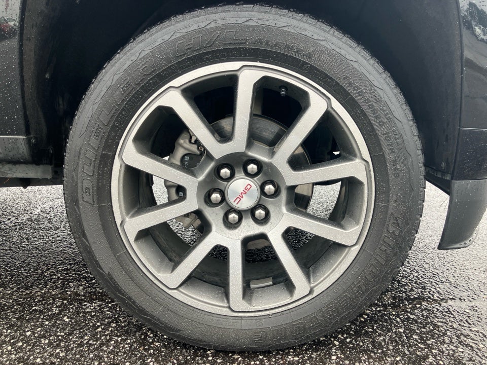 2022 GMC Canyon 4WD Crew Cab Short Box Denali