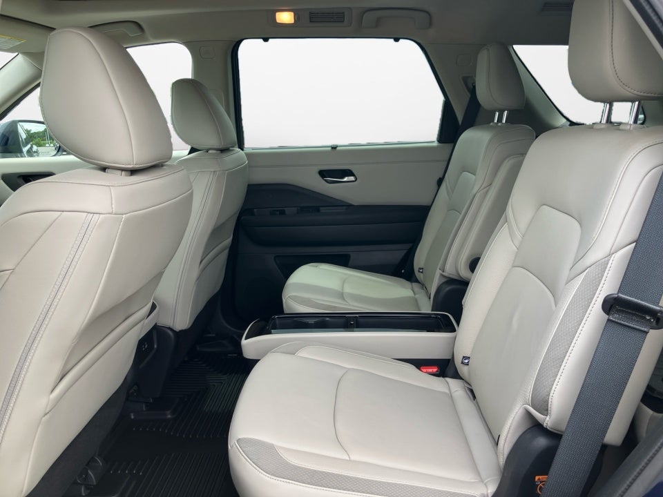 2024 Nissan Pathfinder SL 4WD