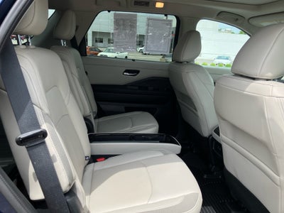 2024 Nissan Pathfinder SL 4WD