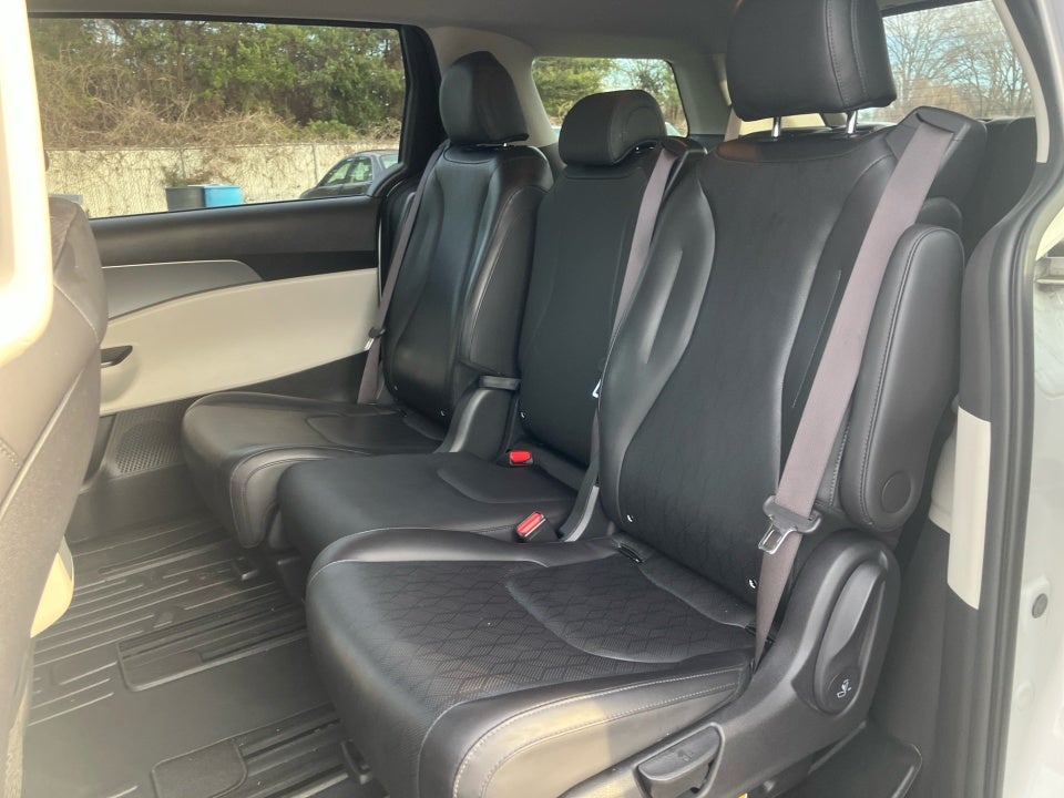 2022 Kia Carnival MPV LX Seat Package