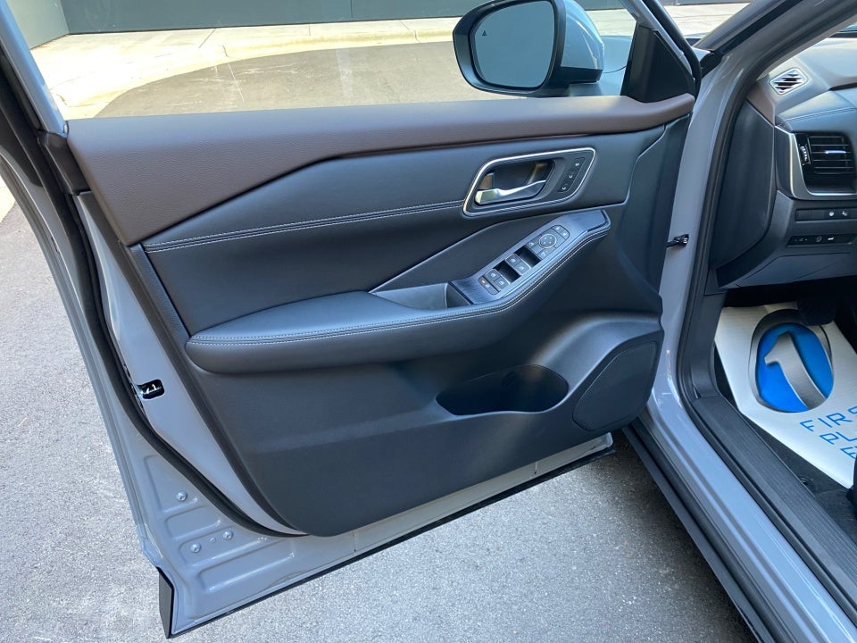 2023 Nissan Rogue Platinum FWD