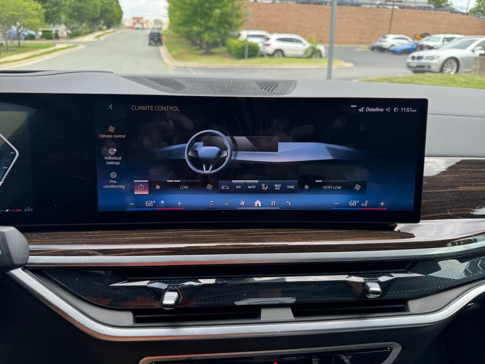 2025 BMW X7 xDrive40i