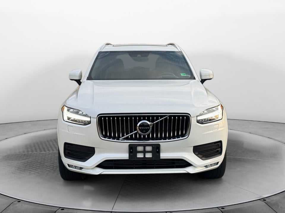 2022 Volvo XC90 T6 Momentum 7 Passenger