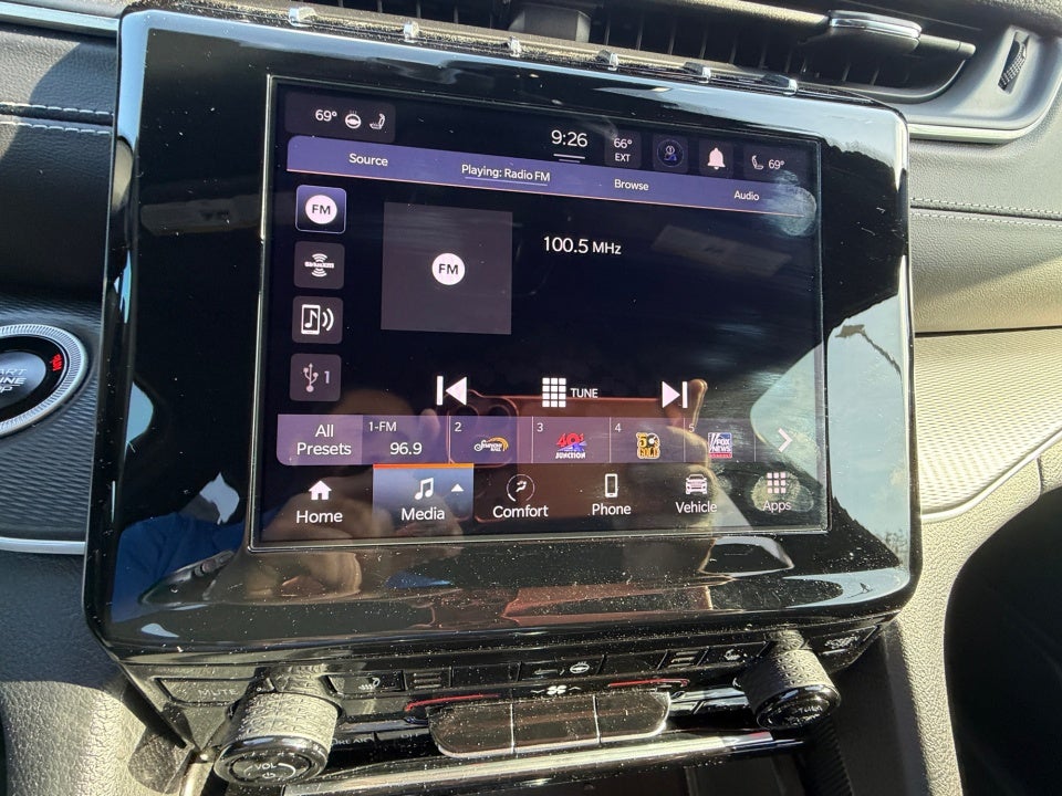 2025 Jeep Grand Cherokee Laredo 4x2