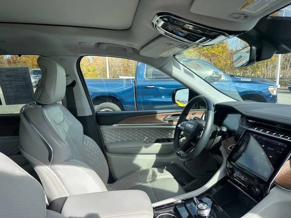 2023 Jeep Grand Cherokee L Summit 4x4