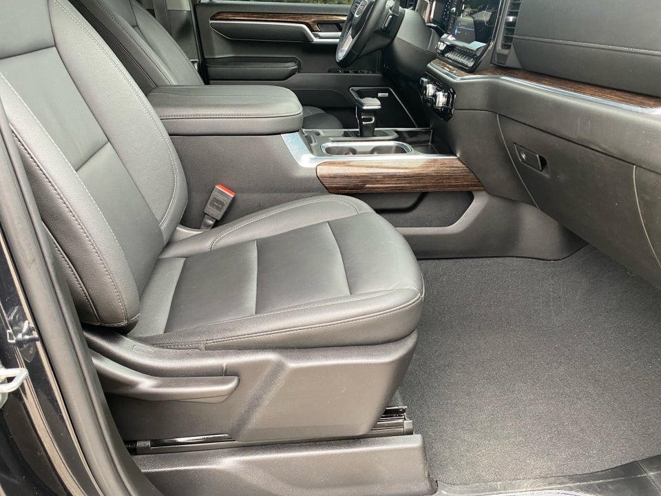 2025 GMC Sierra 1500 4WD Crew Cab Short Box Elevation with 3SB