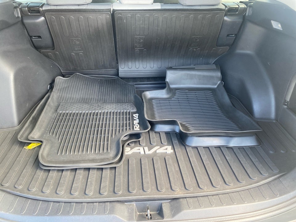 2019 Toyota RAV4 Hybrid Hybrid XLE