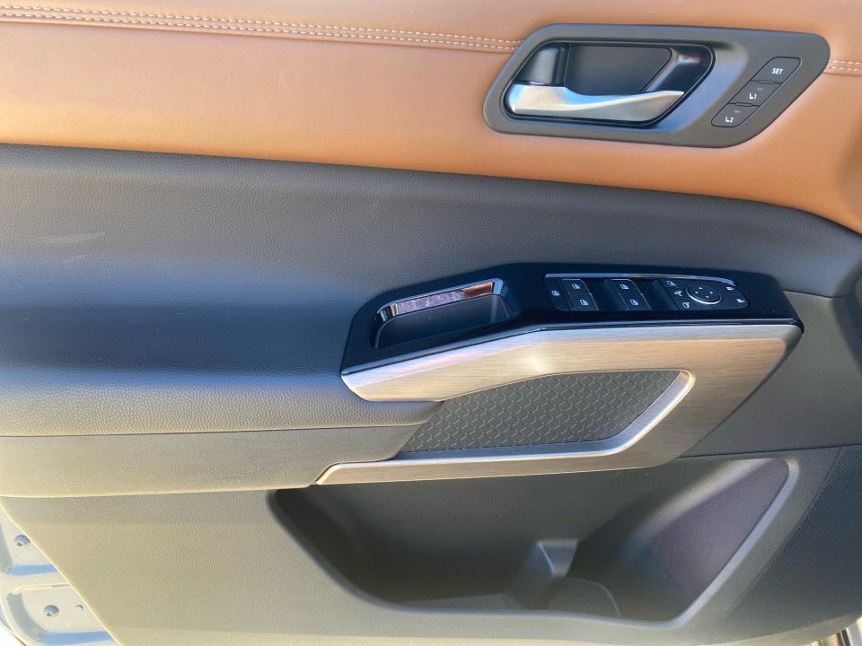 2024 Nissan Pathfinder Platinum 4WD