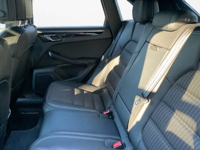 2023 Porsche Macan T