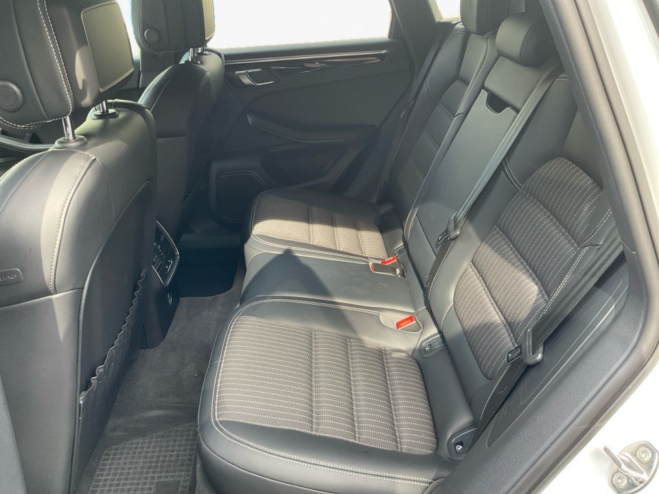 2023 Porsche Macan T