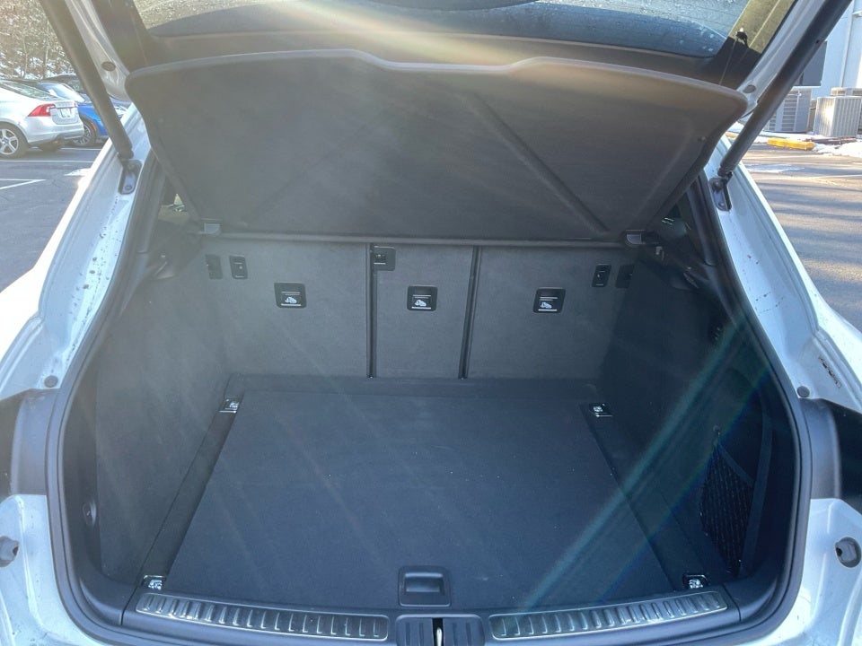 2023 Porsche Macan T