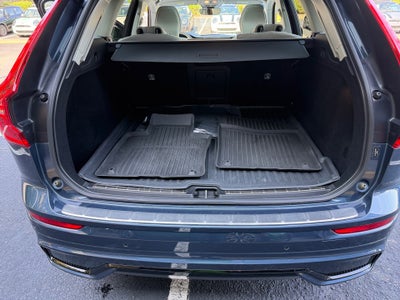 2024 Volvo XC60 Plus Dark Theme