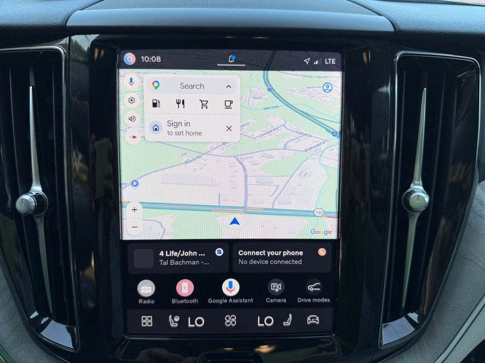 2024 Volvo XC60 Plus Dark Theme