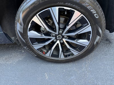2024 Volvo XC60 Plus Dark Theme