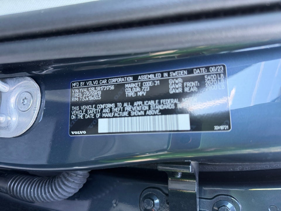 2024 Volvo XC60 Plus Dark Theme