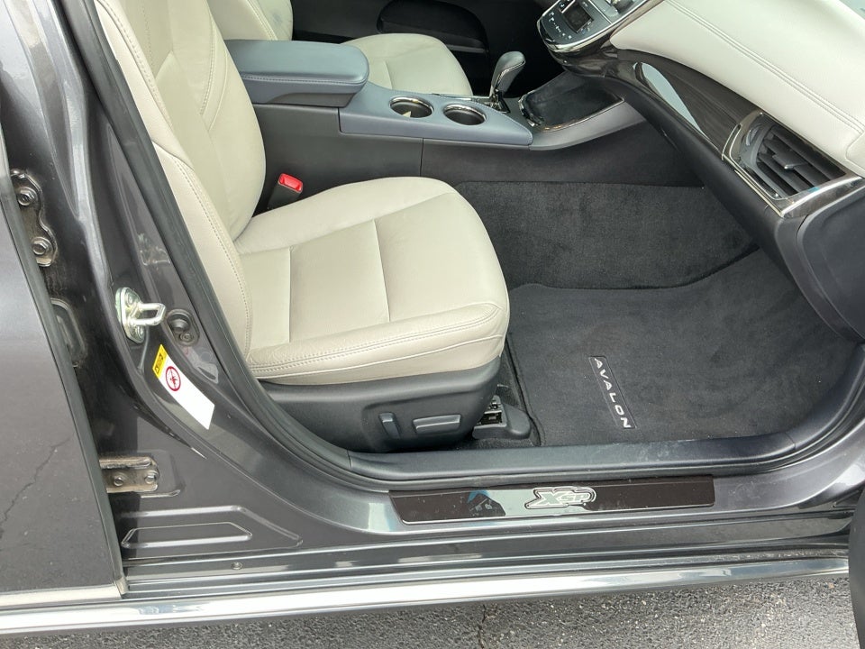 2014 Toyota Avalon XLE