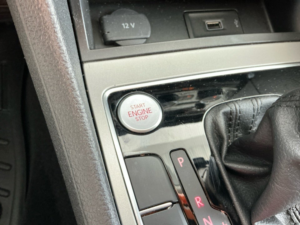 2022 Volkswagen Passat 2.0T Limited Edition
