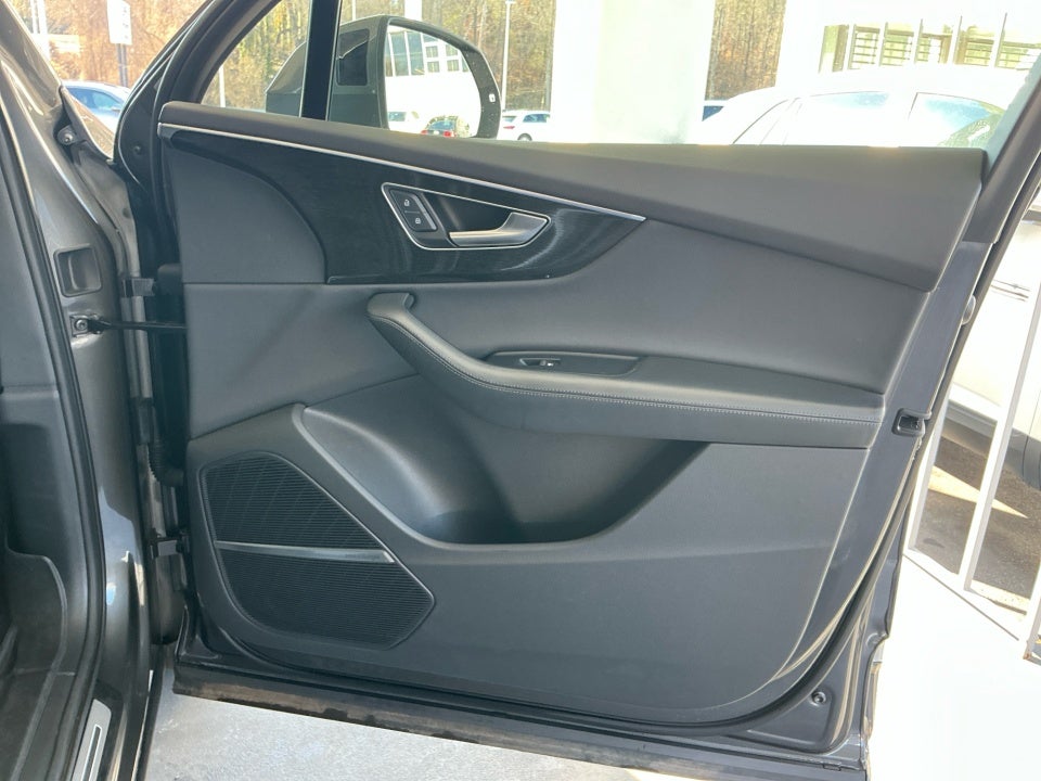 2022 Audi Q7 Premium Plus 55 TFSI quattro Tiptronic