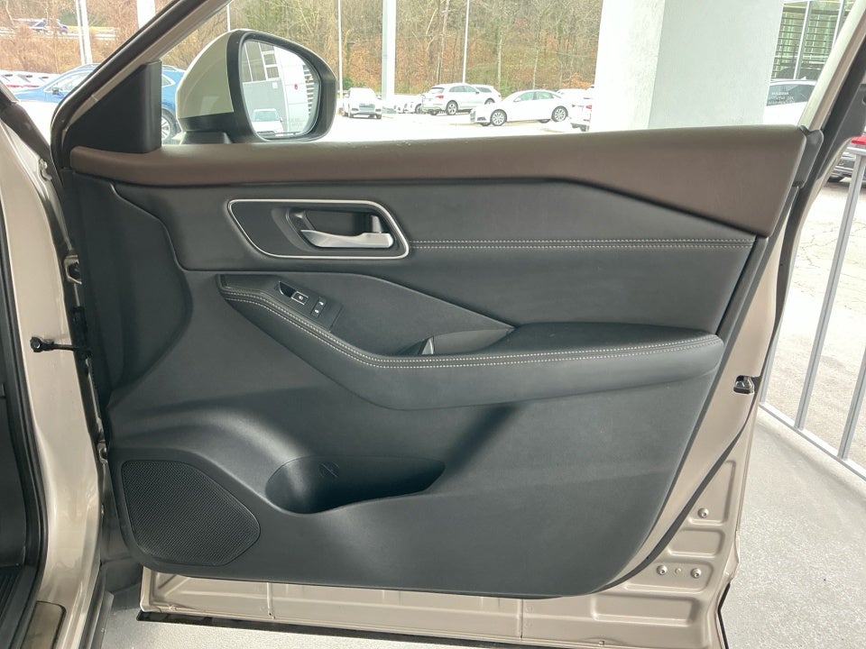 2021 Nissan Rogue Platinum FWD