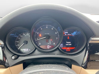 2023 Porsche Macan Base