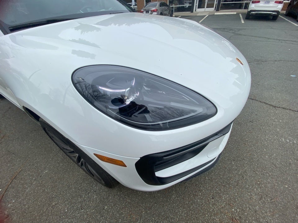 2023 Porsche Macan Base