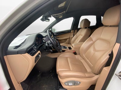 2023 Porsche Macan Base