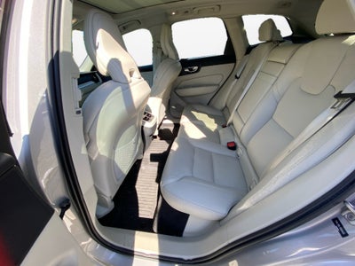 2022 Volvo XC60 B5 Inscription