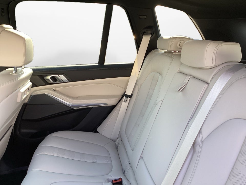 2022 BMW X5 M50i