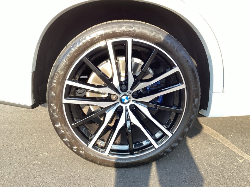 2022 BMW X5 M50i
