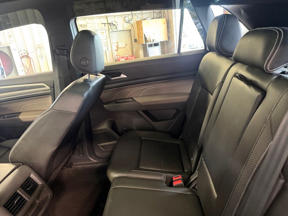 2022 Volkswagen Atlas Cross Sport 2.0T SEL R-Line