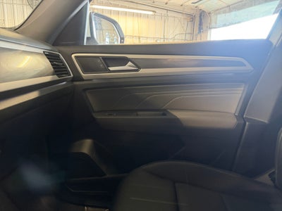 2022 Volkswagen Atlas Cross Sport 2.0T SEL R-Line
