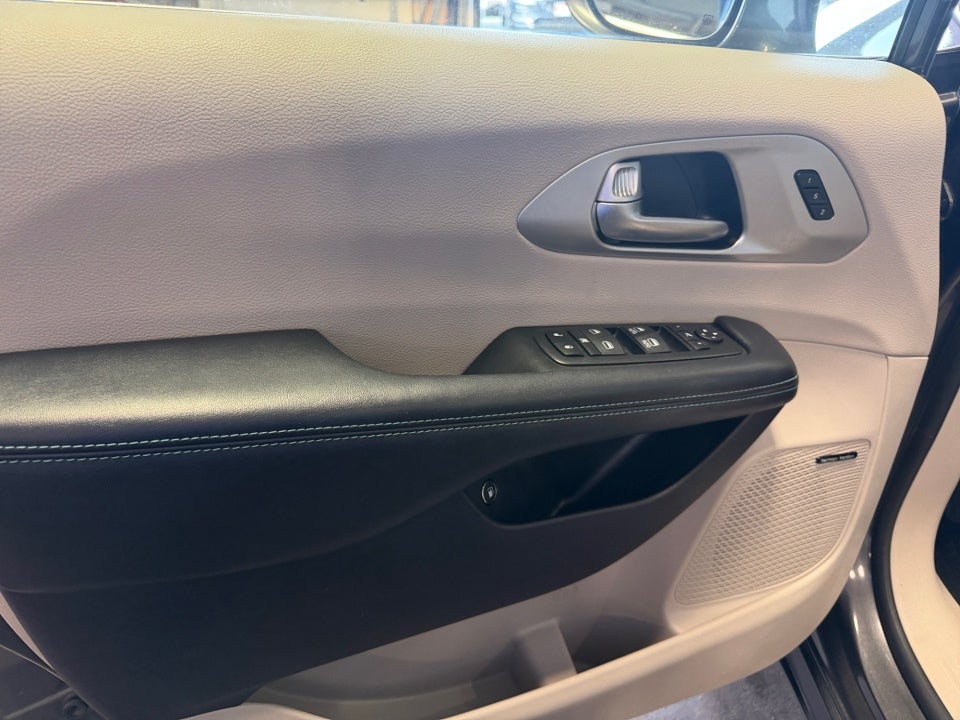 2019 Chrysler Pacifica Hybrid Limited