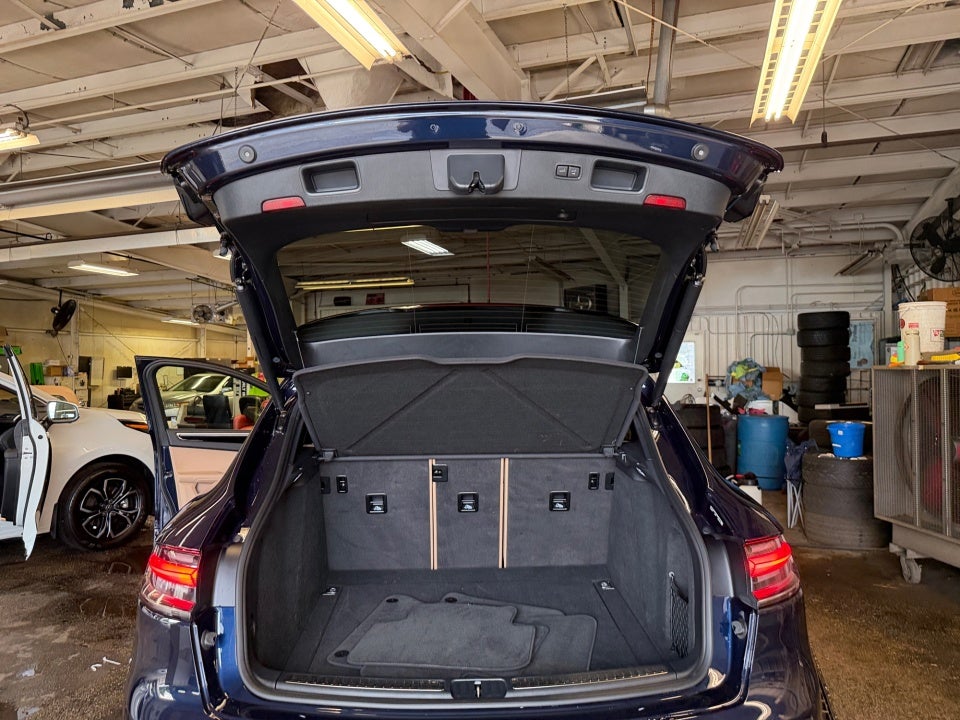 2022 Porsche Macan AWD