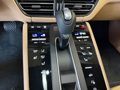 2022 Porsche Macan AWD