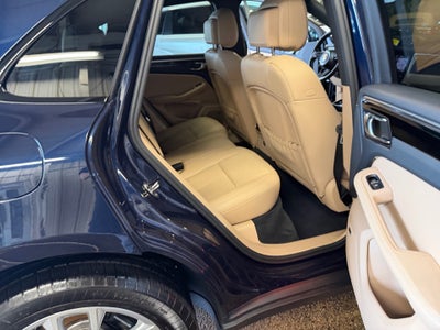 2022 Porsche Macan AWD