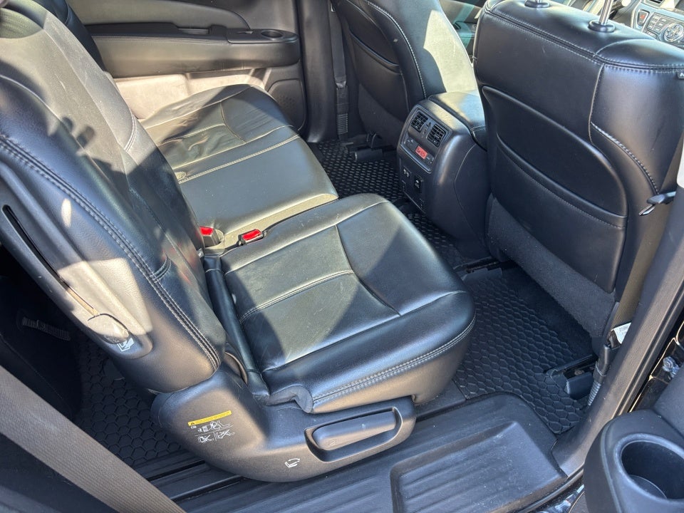 2017 Nissan Pathfinder SL