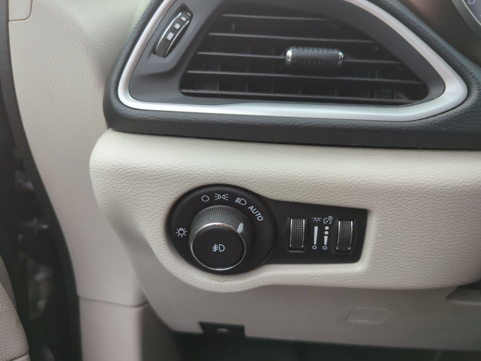 2018 Chrysler Pacifica Touring L