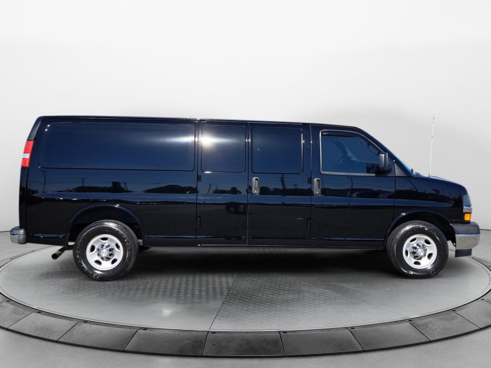 2017 Chevrolet Express 3500 LT