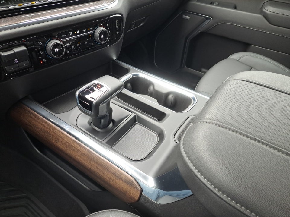 2023 Chevrolet Silverado 1500 4WD Crew Cab Short Bed LTZ