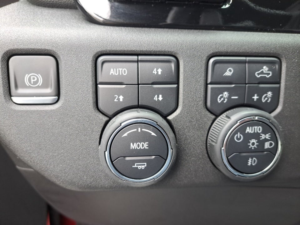 2023 Chevrolet Silverado 1500 4WD Crew Cab Short Bed LTZ