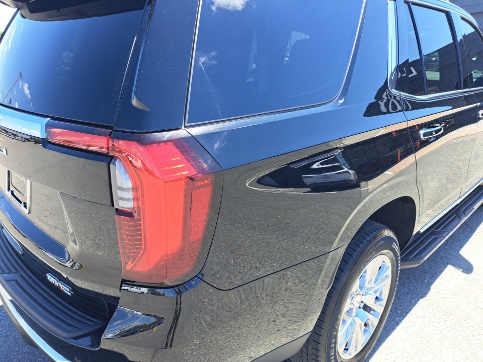 2025 GMC Yukon 4WD Denali