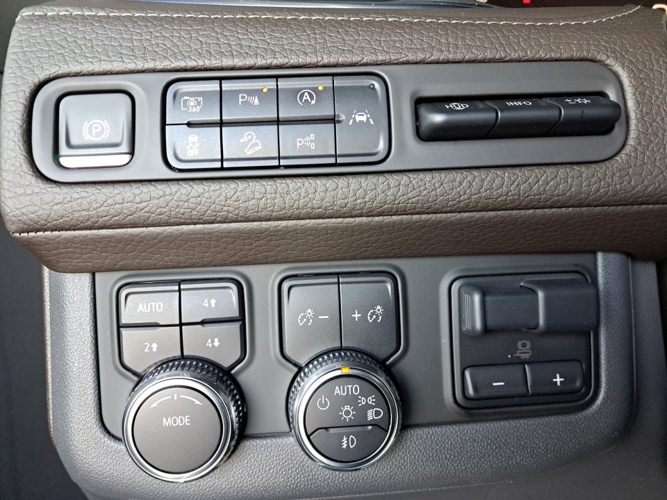 2023 GMC Yukon XL 4WD Denali