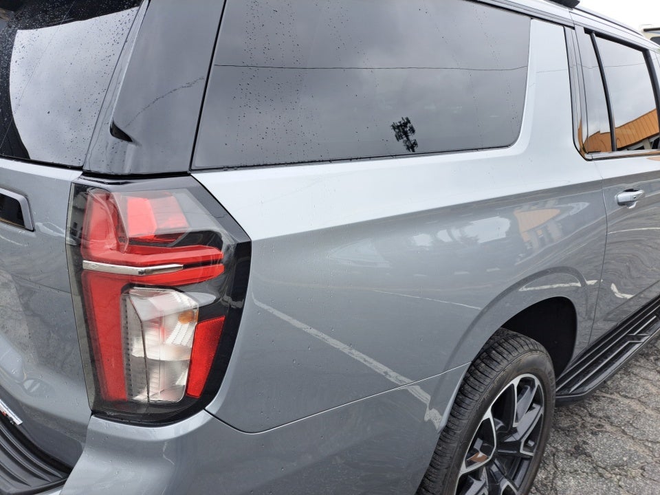 2023 Chevrolet Suburban 4WD RST