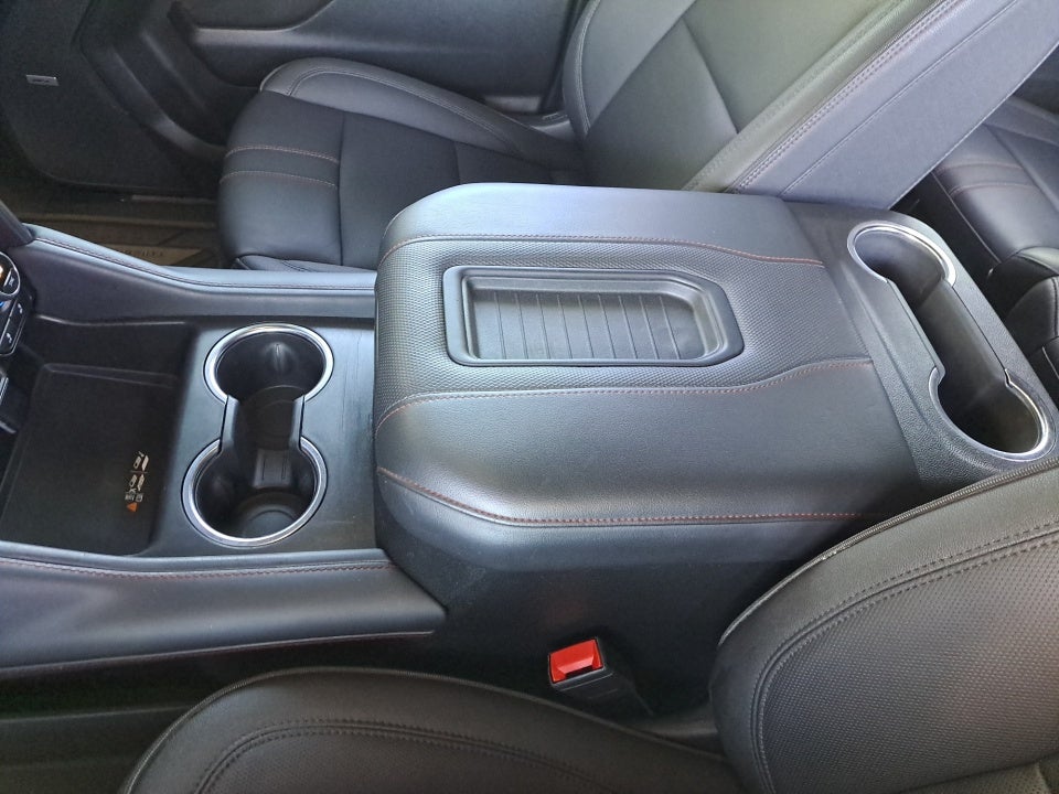 2023 Chevrolet Suburban 4WD RST