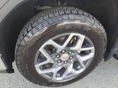 2024 GMC Sierra 1500 4WD Crew Cab Short Box SLT